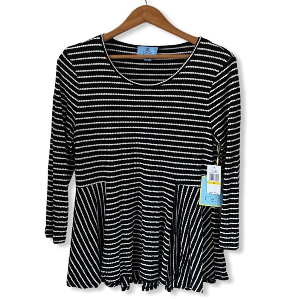 CeCe | Scalloped Knit Swing Top Black & White